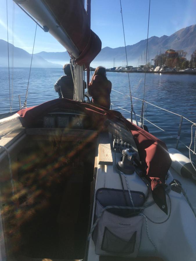 Barca A Vela Sul Lago Maggiore Botel *