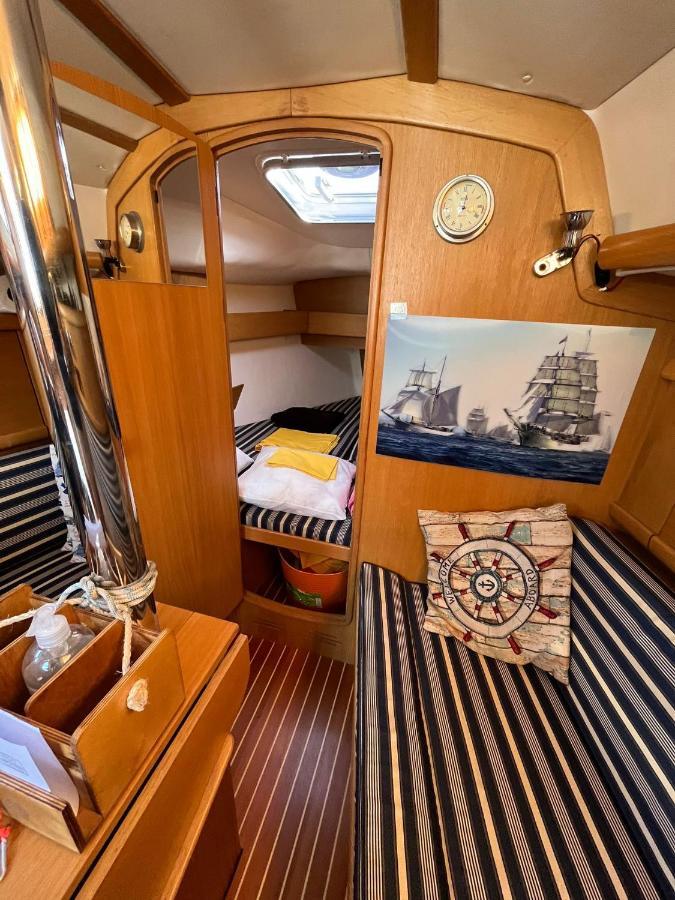 Barca A Vela Sul Lago Maggiore Botel